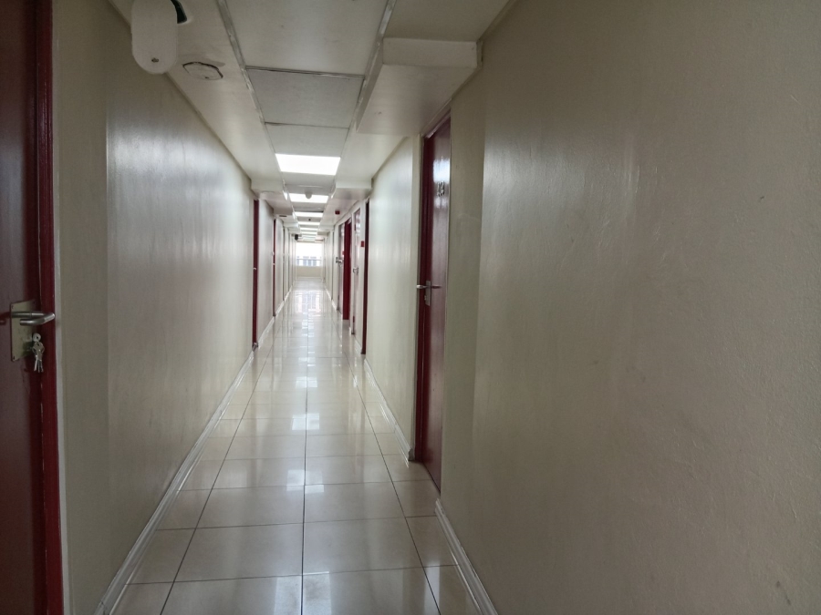 To Let 1 Bedroom Property for Rent in Braamfontein Gauteng