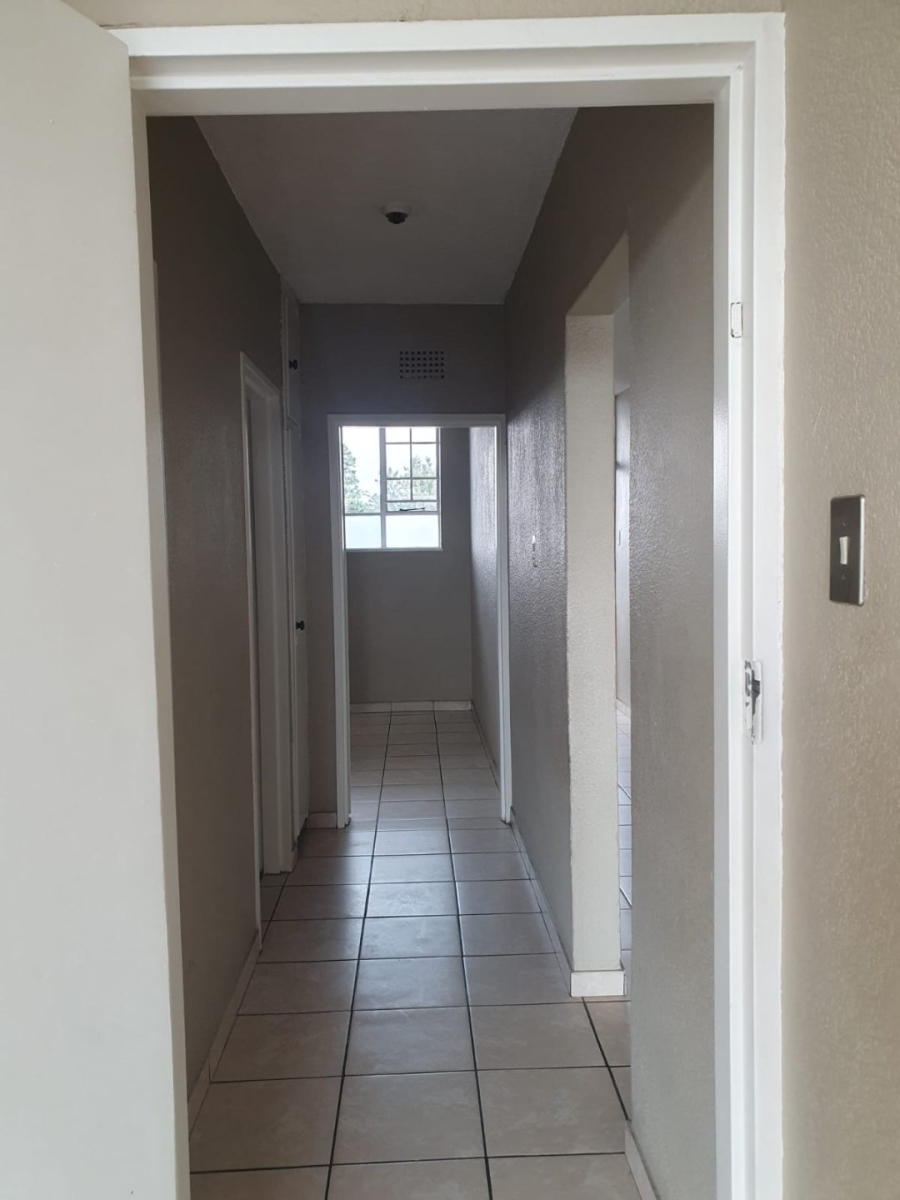 To Let 2 Bedroom Property for Rent in Edenvale Central Gauteng