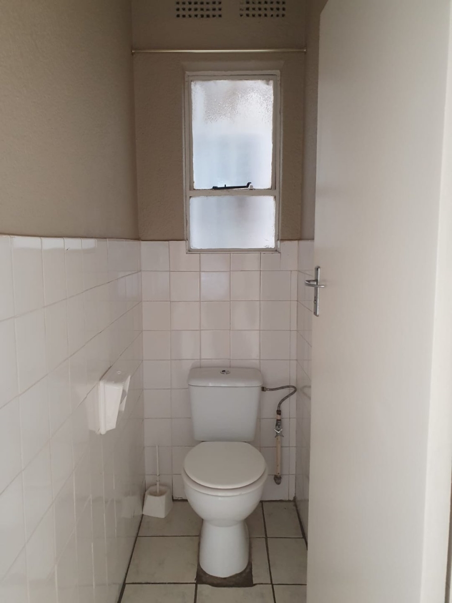 To Let 2 Bedroom Property for Rent in Edenvale Central Gauteng