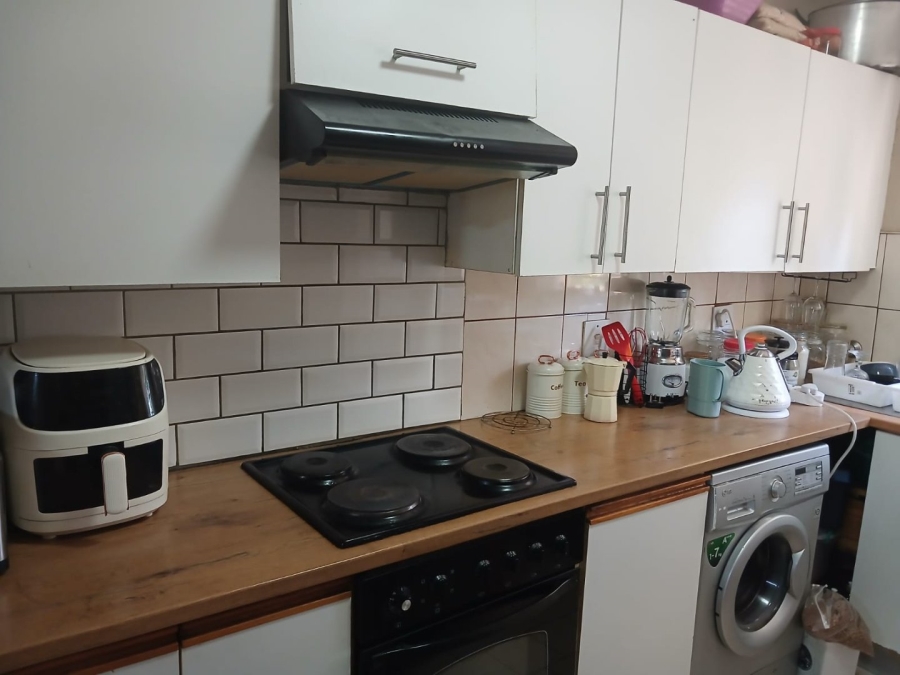 2 Bedroom Property for Sale in Noordwyk Gauteng