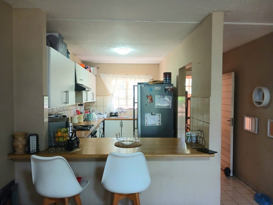 2 Bedroom Property for Sale in Noordwyk Gauteng