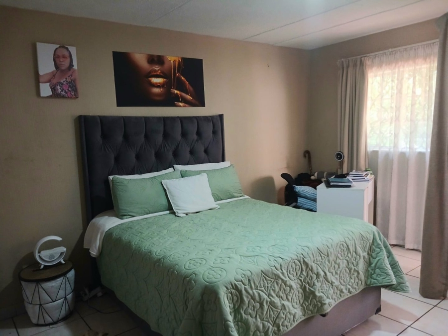 2 Bedroom Property for Sale in Noordwyk Gauteng