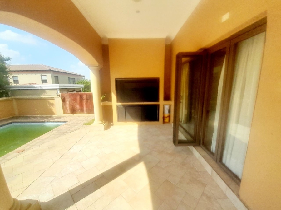 7 Bedroom Property for Sale in Sagewood Gauteng