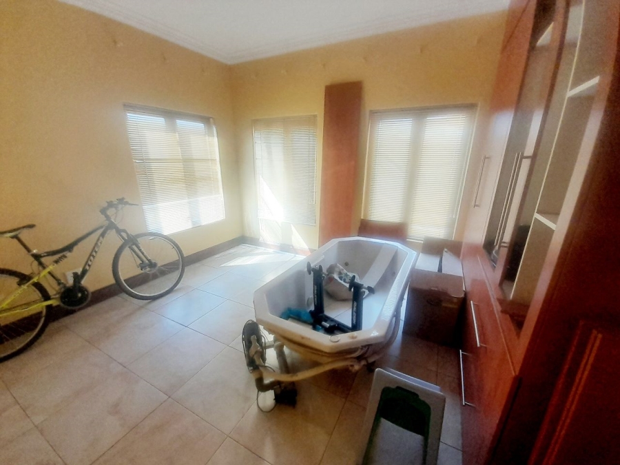 7 Bedroom Property for Sale in Sagewood Gauteng