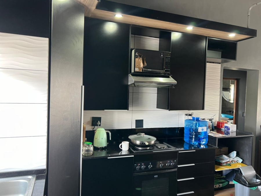 2 Bedroom Property for Sale in Greenstone Hill Gauteng