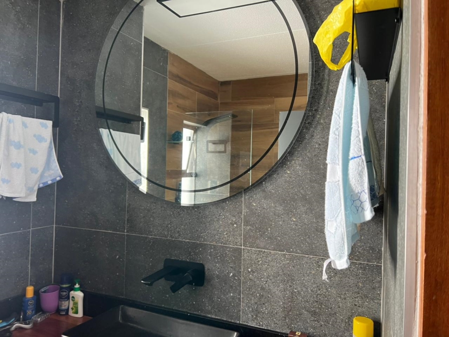 2 Bedroom Property for Sale in Greenstone Hill Gauteng