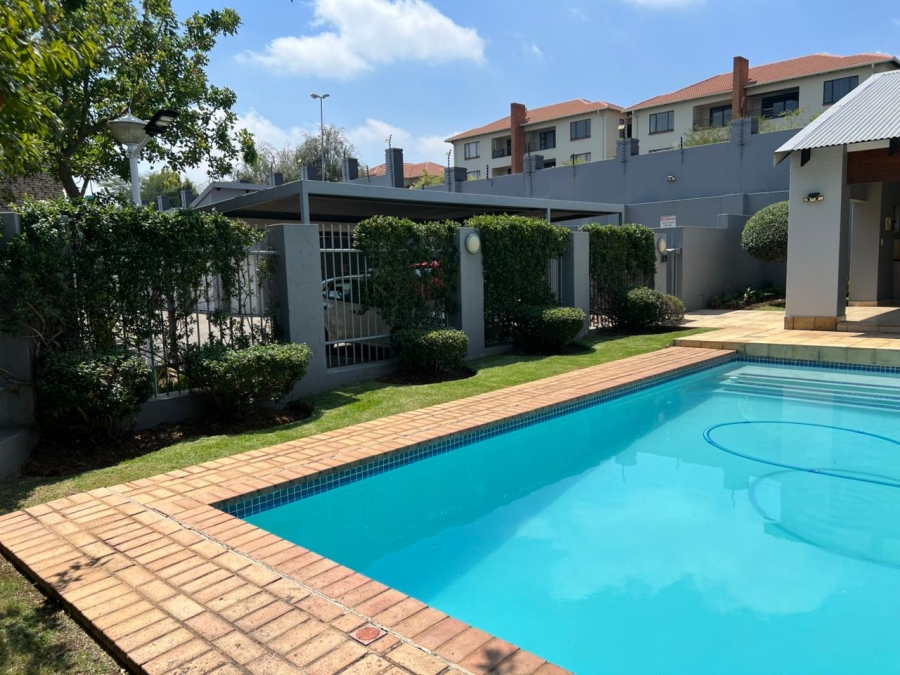 2 Bedroom Property for Sale in Greenstone Hill Gauteng