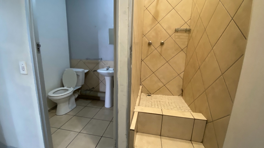 To Let 1 Bedroom Property for Rent in Johannesburg Central Gauteng