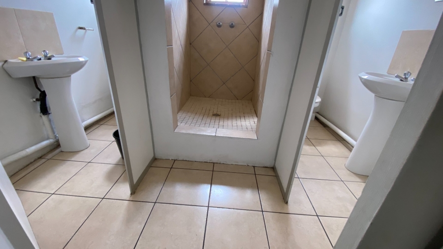 To Let 1 Bedroom Property for Rent in Johannesburg Central Gauteng