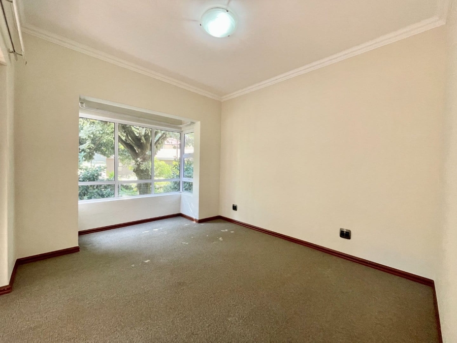 2 Bedroom Property for Sale in Saxonwold Gauteng