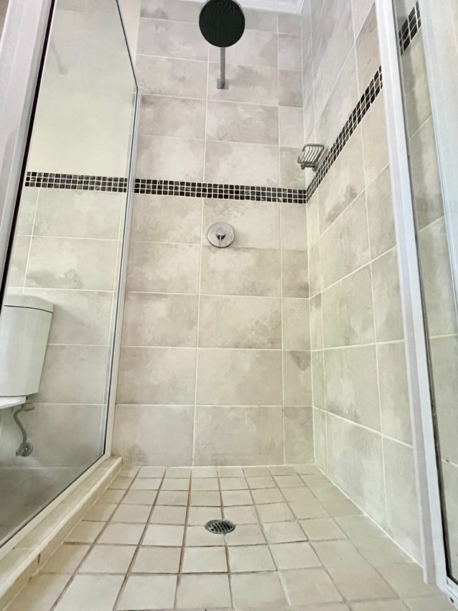 2 Bedroom Property for Sale in Saxonwold Gauteng