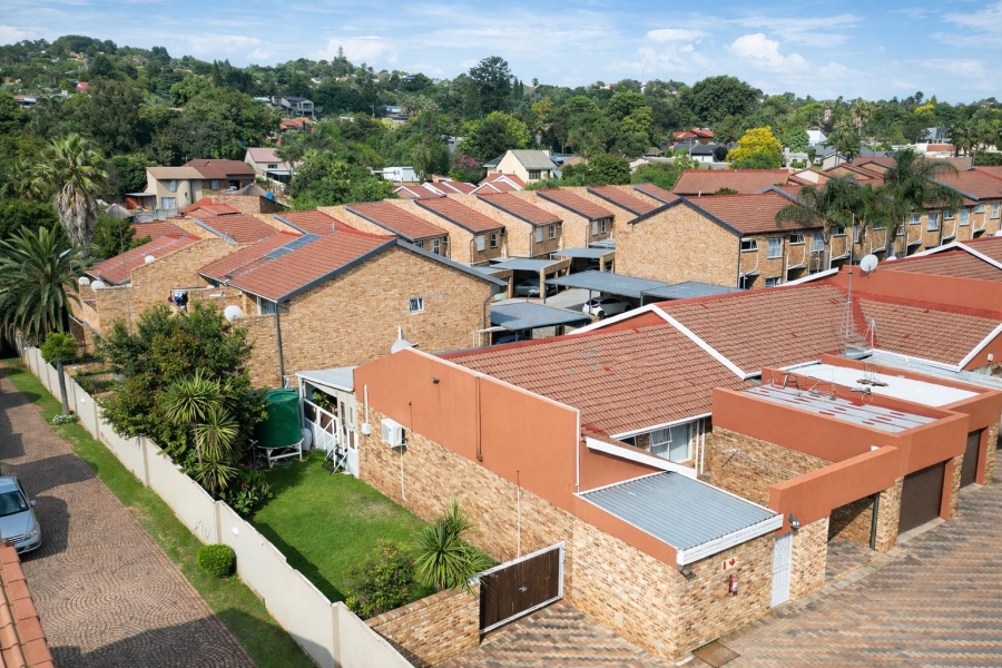 3 Bedroom Property for Sale in Roodekrans Gauteng