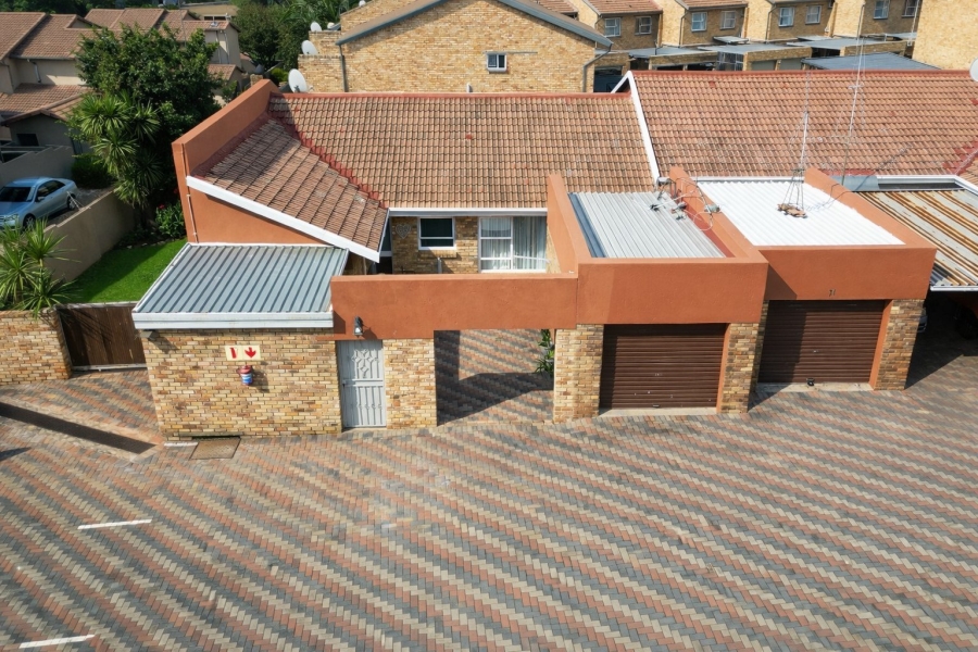 3 Bedroom Property for Sale in Roodekrans Gauteng