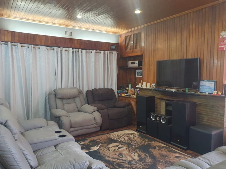 4 Bedroom Property for Sale in Illiondale Gauteng