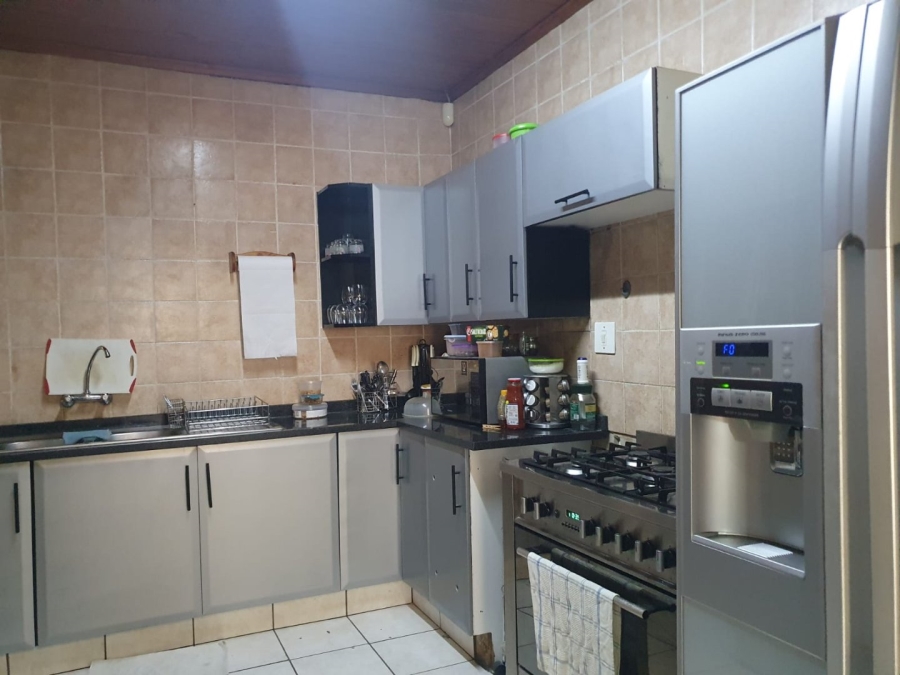 4 Bedroom Property for Sale in Illiondale Gauteng