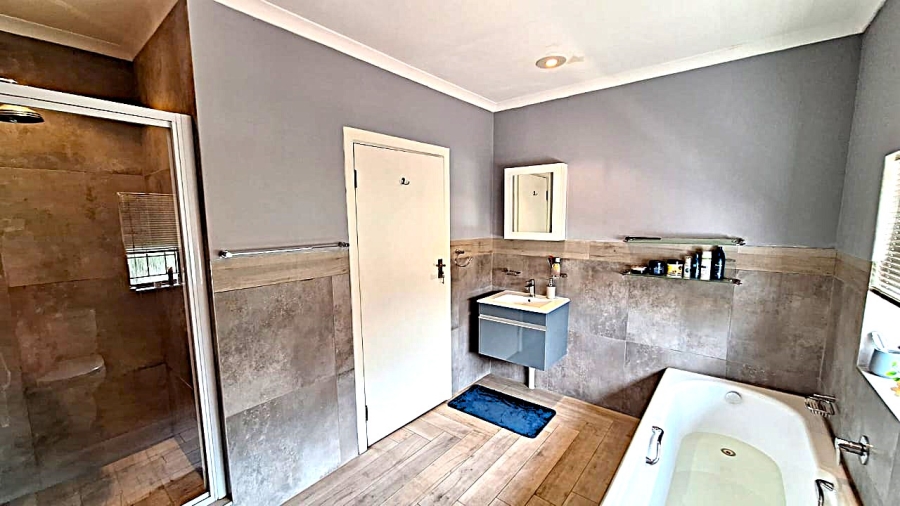 3 Bedroom Property for Sale in Bryanston Gauteng