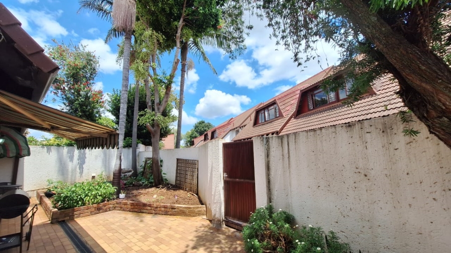 3 Bedroom Property for Sale in Bryanston Gauteng