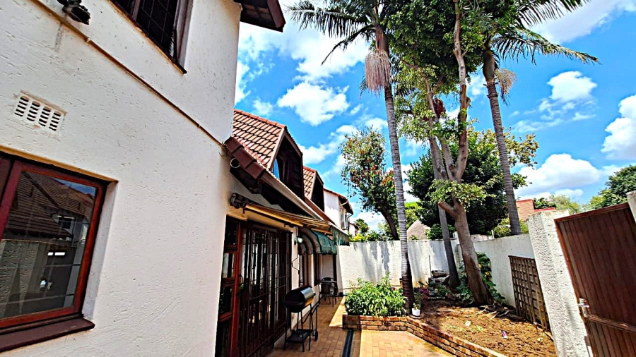 3 Bedroom Property for Sale in Bryanston Gauteng