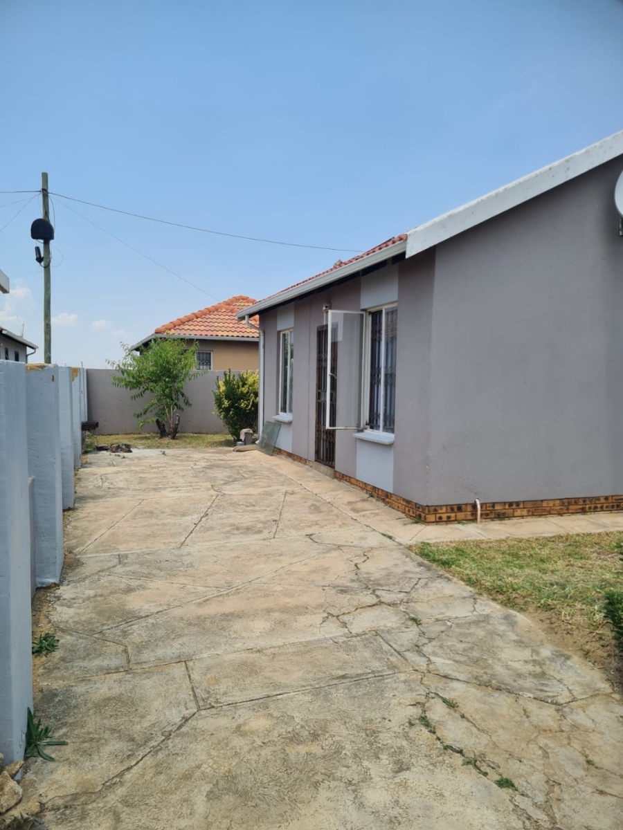 2 Bedroom Property for Sale in Savanna City Gauteng