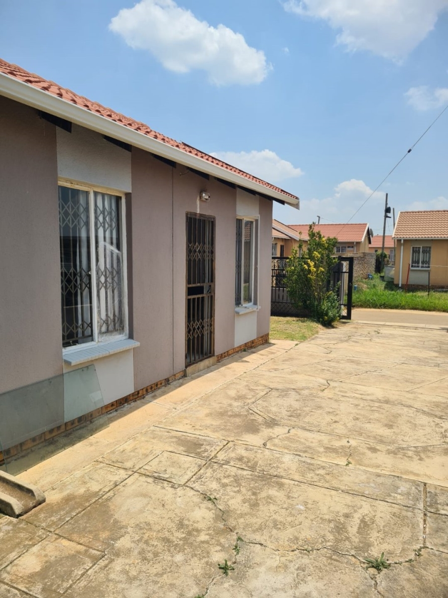 2 Bedroom Property for Sale in Savanna City Gauteng