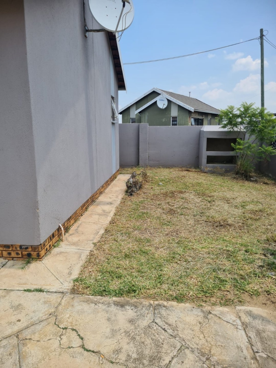 2 Bedroom Property for Sale in Savanna City Gauteng