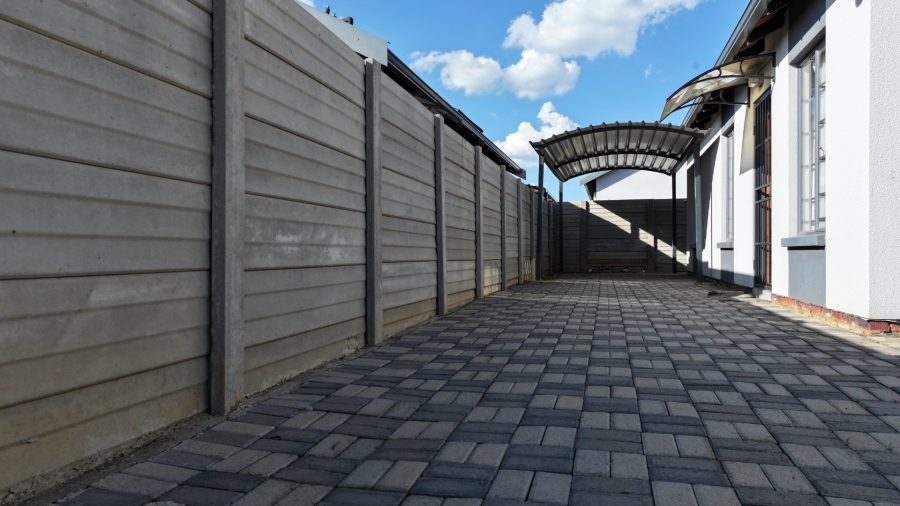 3 Bedroom Property for Sale in Sky City Gauteng