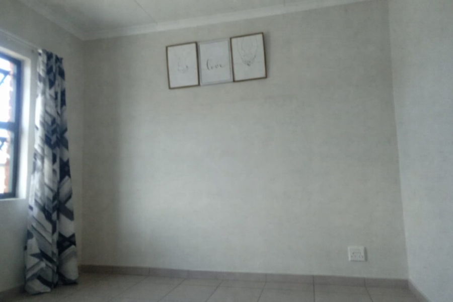 2 Bedroom Property for Sale in Ravenswood Gauteng