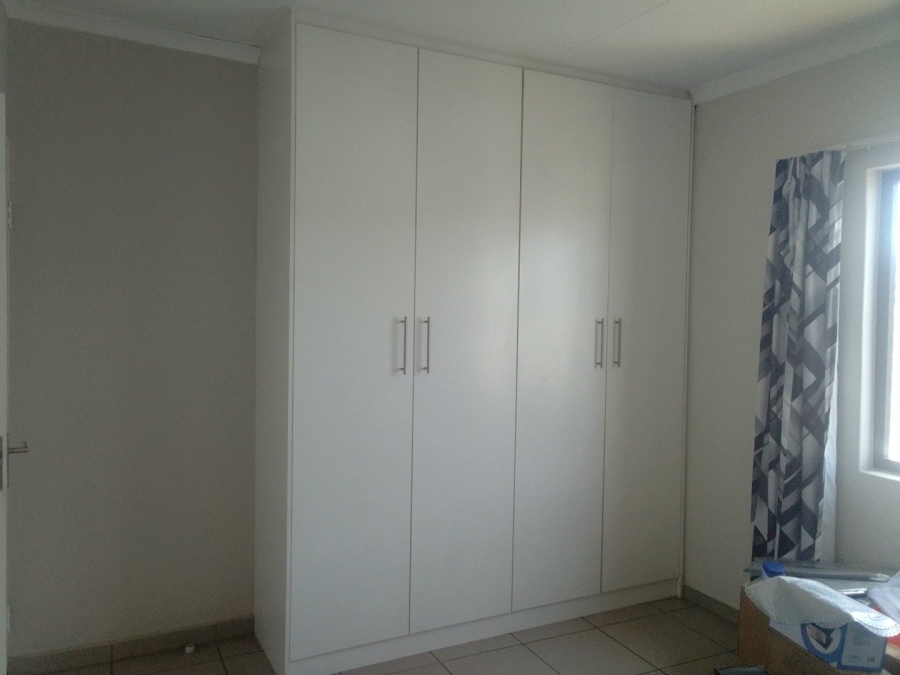 2 Bedroom Property for Sale in Ravenswood Gauteng
