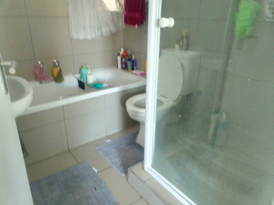 2 Bedroom Property for Sale in Ravenswood Gauteng