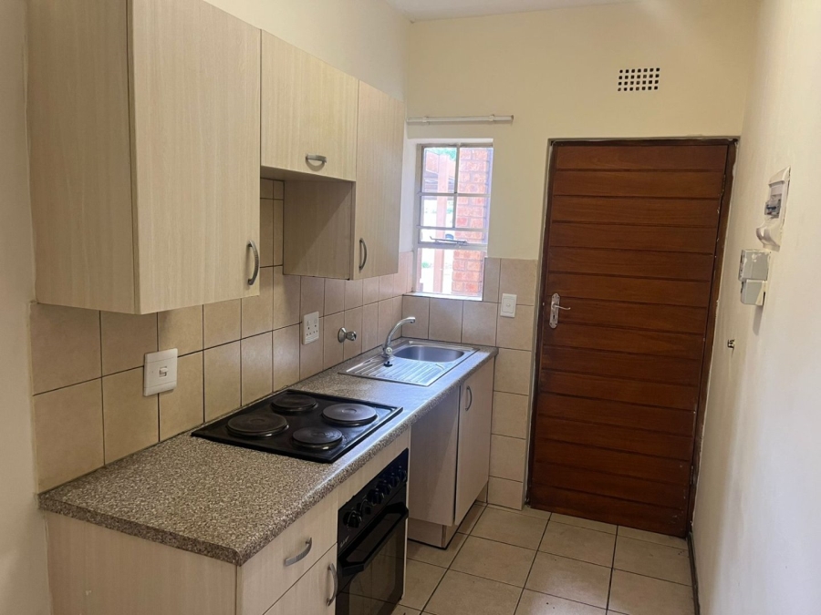2 Bedroom Property for Sale in Kosmosdal Gauteng