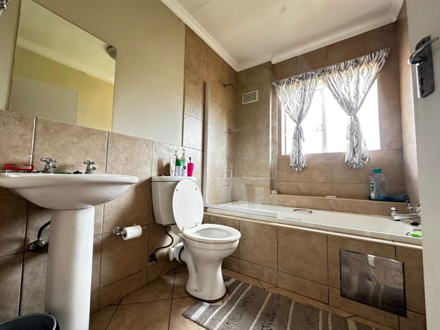 2 Bedroom Property for Sale in Terenure Gauteng