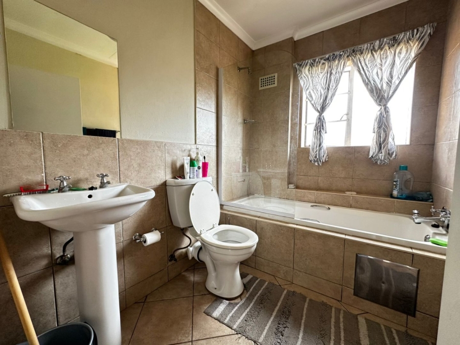 2 Bedroom Property for Sale in Terenure Gauteng