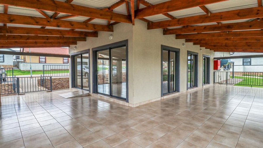 3 Bedroom Property for Sale in Kosmosdal Gauteng