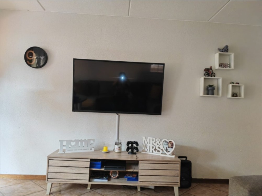 2 Bedroom Property for Sale in Primrose Hill Gauteng