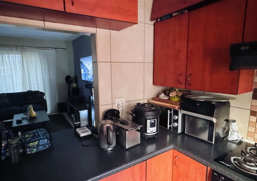 2 Bedroom Property for Sale in East Geduld Gauteng