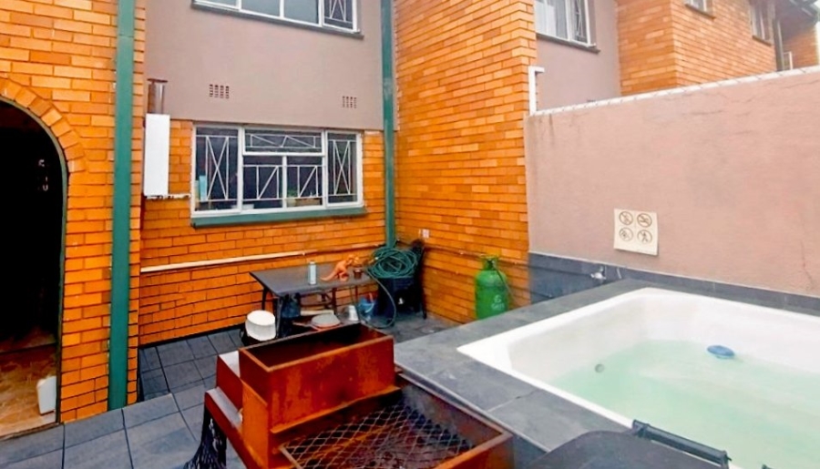 2 Bedroom Property for Sale in East Geduld Gauteng