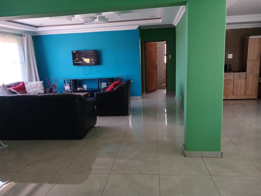  Bedroom Property for Sale in Mohlakeng Gauteng