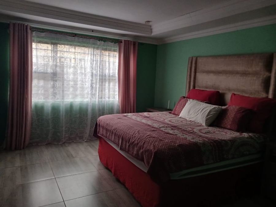  Bedroom Property for Sale in Mohlakeng Gauteng