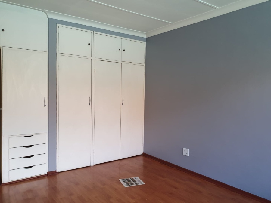 To Let 2 Bedroom Property for Rent in Edenvale Central Gauteng