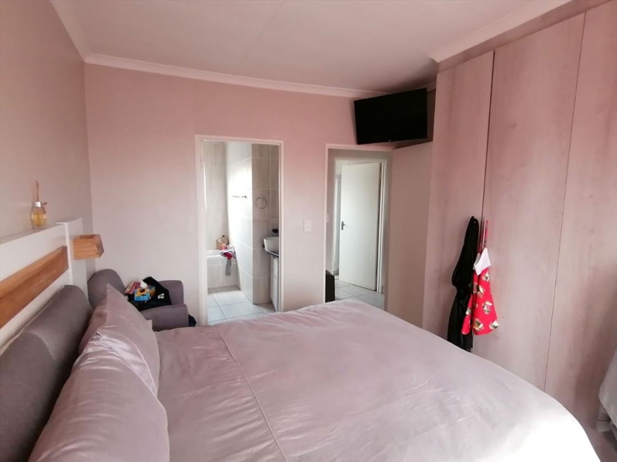 3 Bedroom Property for Sale in Glen Marais Gauteng