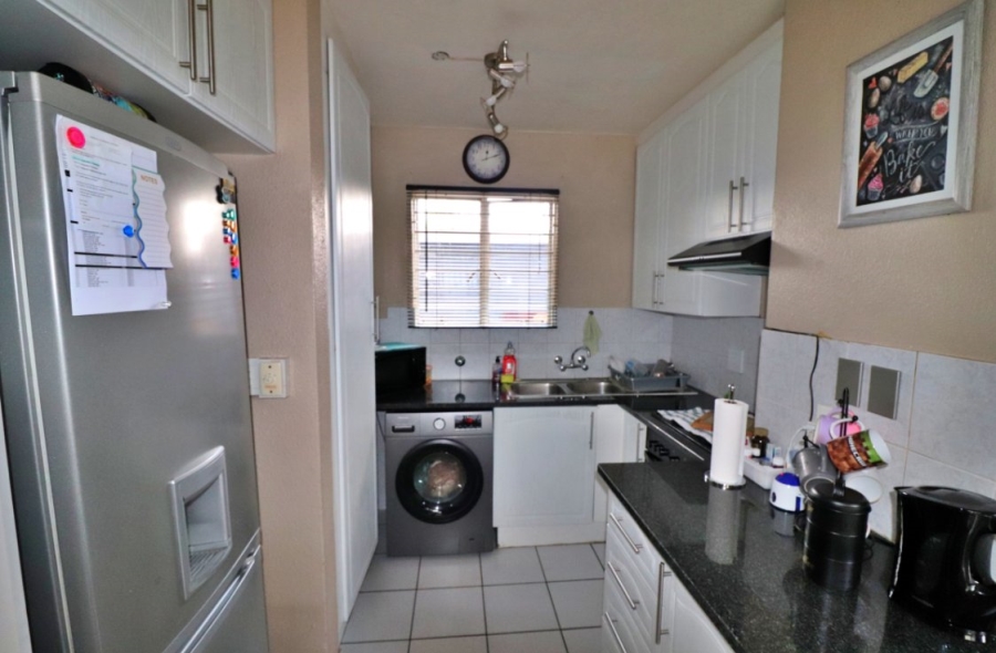 3 Bedroom Property for Sale in Buurendal Gauteng