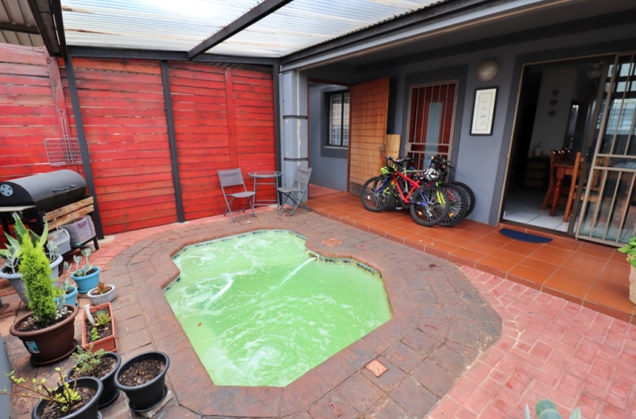 3 Bedroom Property for Sale in Buurendal Gauteng