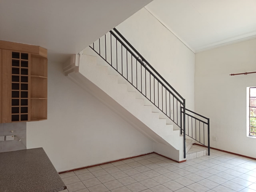 To Let 4 Bedroom Property for Rent in Halfway Gardens Gauteng