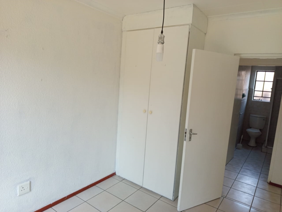 To Let 4 Bedroom Property for Rent in Halfway Gardens Gauteng