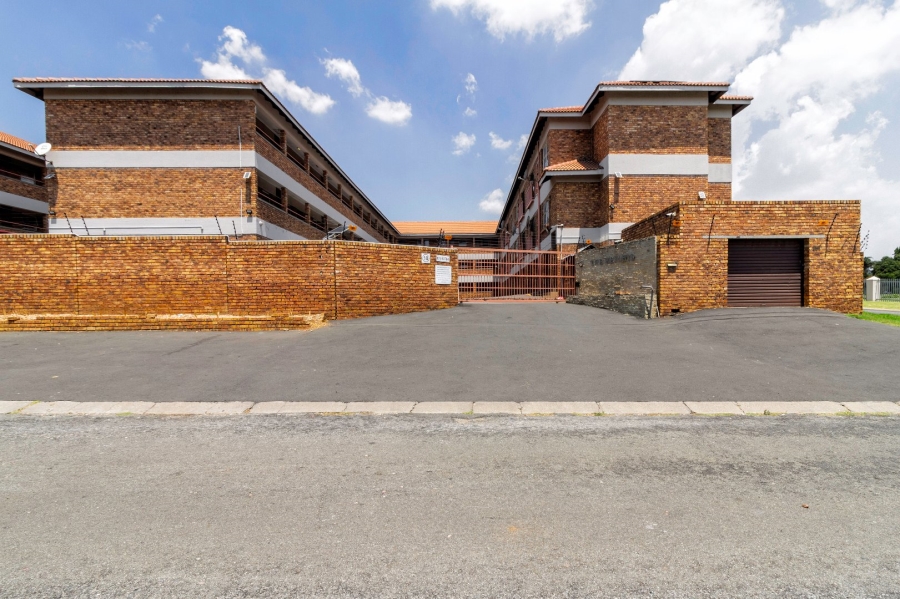 2 Bedroom Property for Sale in Croydon Gauteng