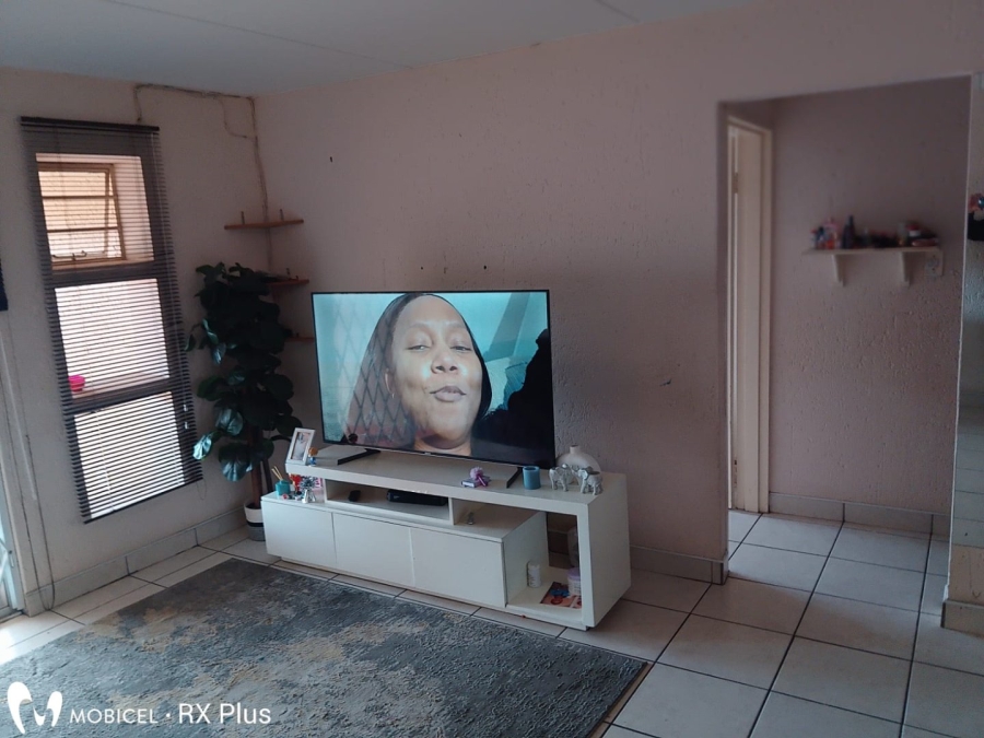 2 Bedroom Property for Sale in Mondeor Gauteng