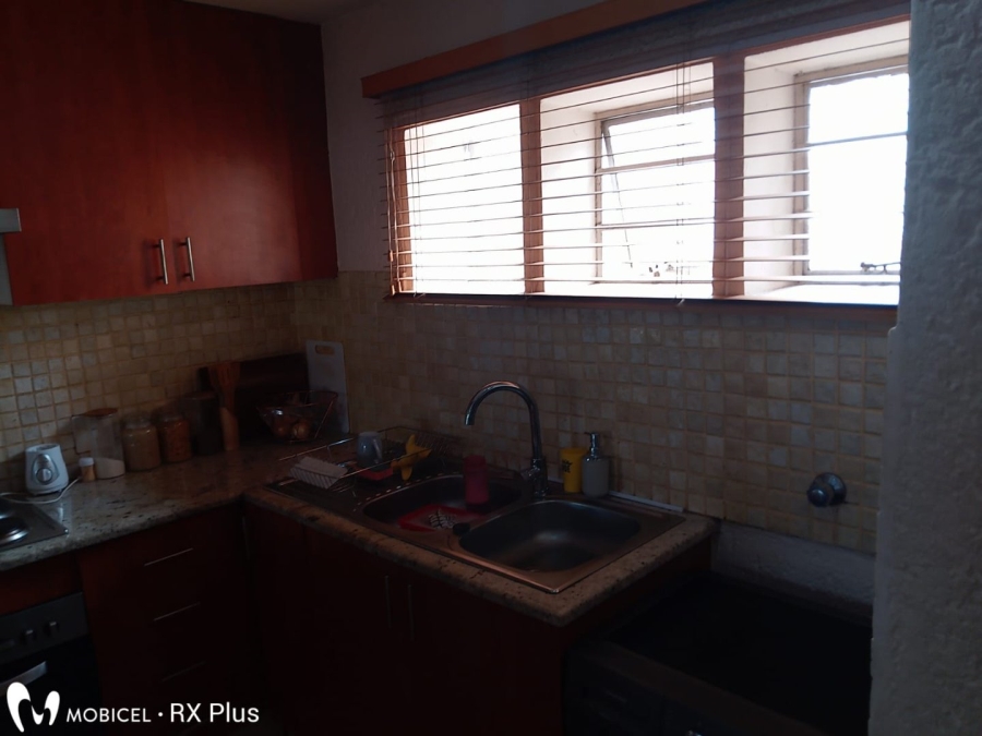 2 Bedroom Property for Sale in Mondeor Gauteng