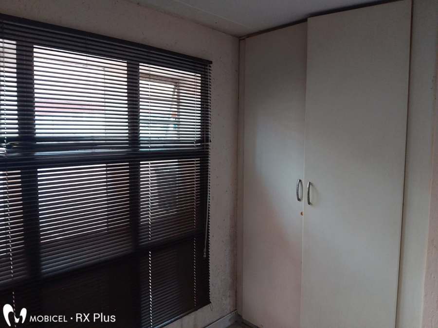 2 Bedroom Property for Sale in Mondeor Gauteng