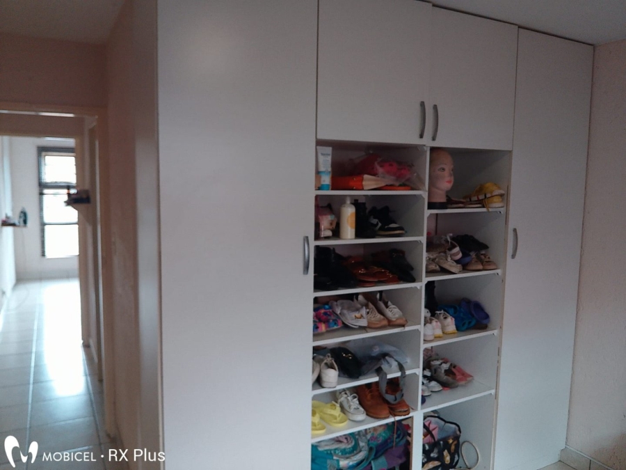 2 Bedroom Property for Sale in Mondeor Gauteng