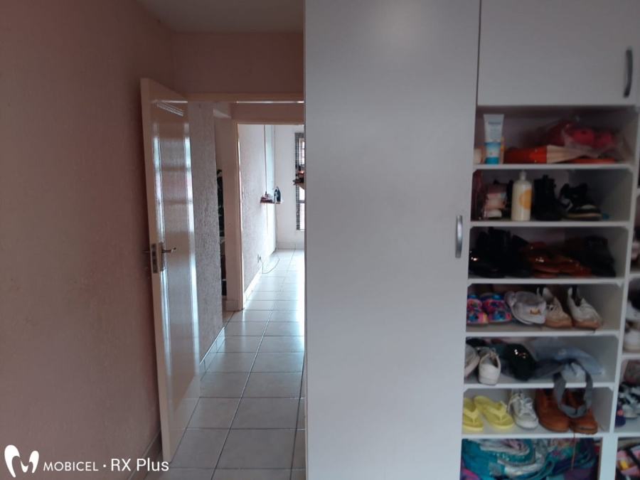 2 Bedroom Property for Sale in Mondeor Gauteng